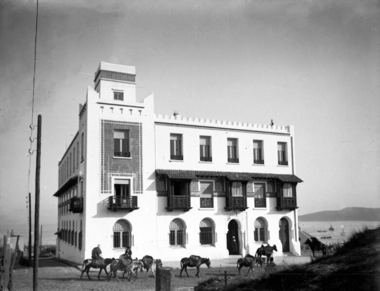 Une version électronique des contenus de la Bibliothèque Abdallah Guennoun