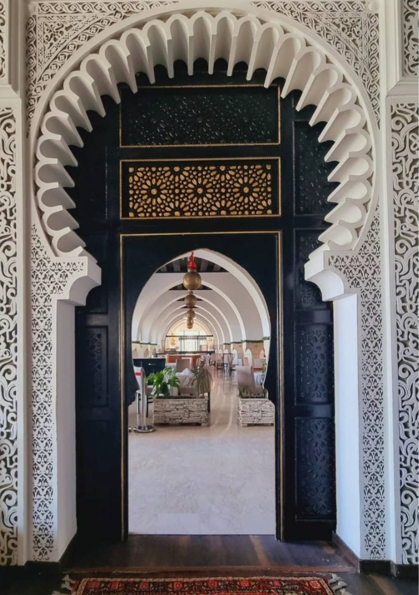 Restaurant El Korsan de l’Hôtel El Minzah proposant une parenthèse hivernale gourmande dans un cadre raffiné