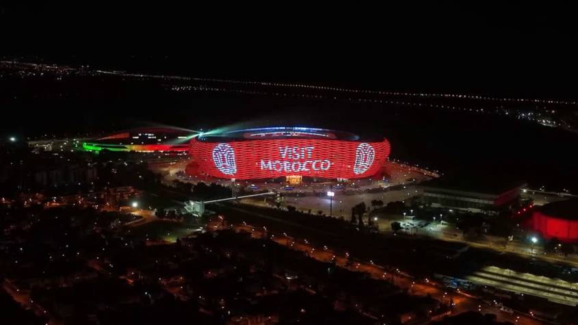 La campagne “Maroc, Terre de Lumière” de l’ONMT illumine la façade du Stade Prince Moulay Abdellah