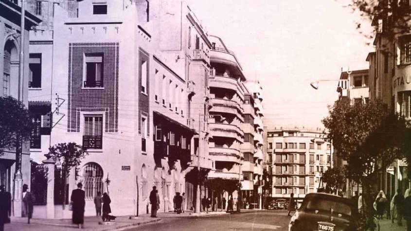 Ancienne image en noir et blanc du boulevard Pasteur à Tanger la diplomate