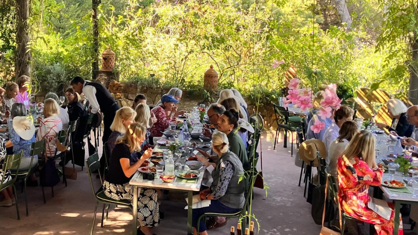 Déjeuner à Donabo Garden lors d'un printemps à Tanger