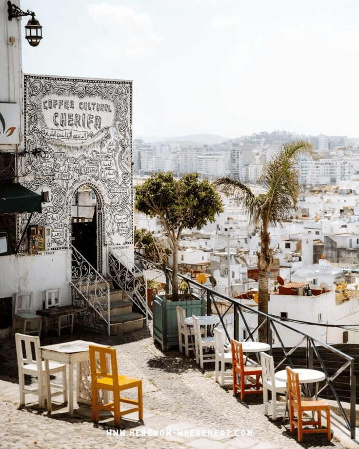 Extérieur du Café culturel Cherifa à Tanger l'intellectuelle,